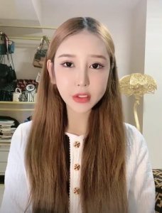 ​注射400多支玻尿酸，整容8年花了百万，桃花宝宝如今怎样了？