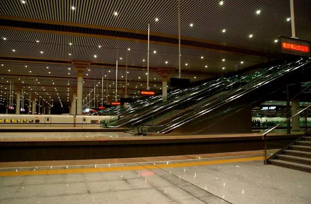 最新上海铁路局铁路示意图（上海铁路局管内四大高铁站）(4)