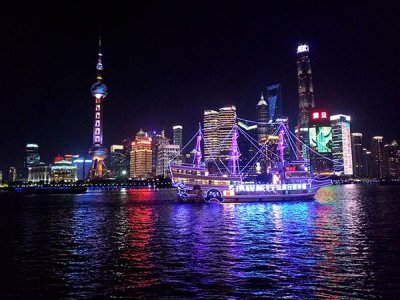 ​周末上海去哪玩（夜上海夜里游吃喝玩乐都不愁）