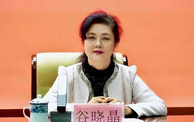 ​“靠广告吃广告”的她，再被通报