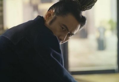 ​鹰视狼顾之相的寓意（鹰视狼顾面相真能大富大贵吗）