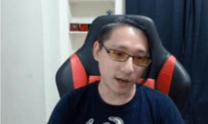 风哥离开RNG原因终曝光，开直播透露心声，穷的没有办法了！