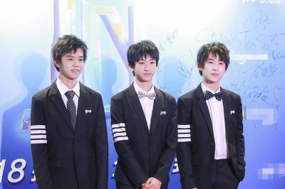 ​易安音乐社成员池忆余沐阳傅韵哲现身盛典红毯