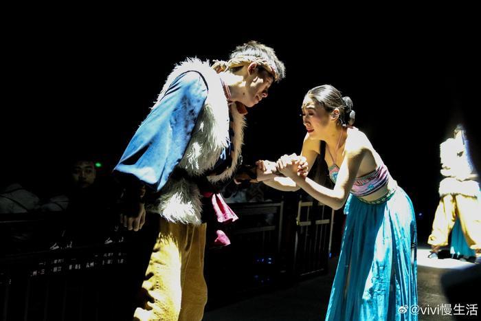 丽江千古情的演出。演出从纳西族的起源说起