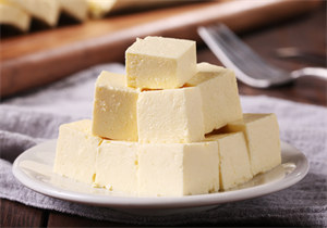 芝士碎冻成一坨了怎么办(芝士碎冻成一坨处理方法)