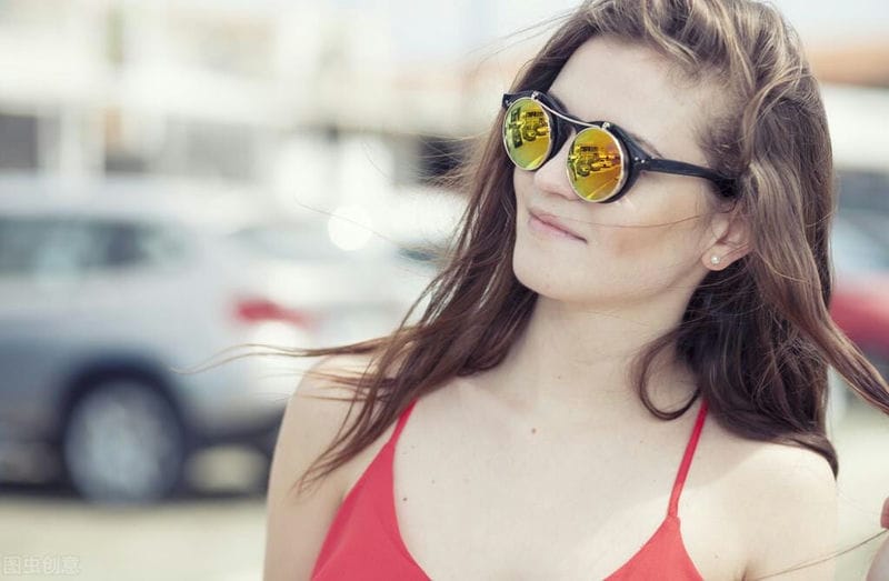 晒黑的皮肤多久会变白(太阳晒黑的皮肤多久能恢复正常)