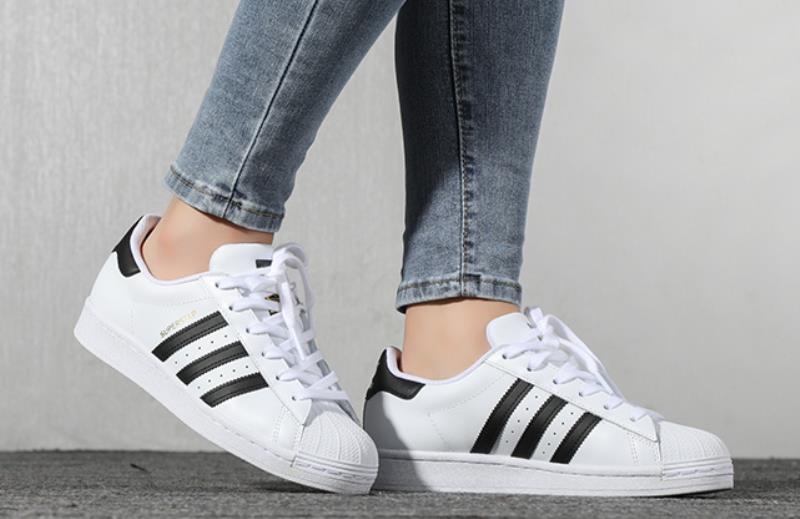 阿迪达斯三叶草板鞋(阿迪达斯三叶草经典板鞋)(2)