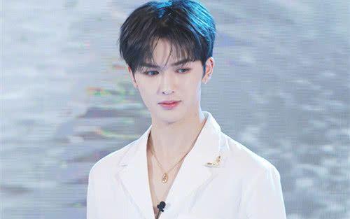 朱正廷壁纸专题＃阳光帅气的小哥哥，从第一眼就心动了！