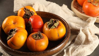 ​螃蟹和柿子能一起吃吗? 螃蟹和柿子一起吃真的会中毒吗