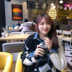 ​抖音红人钟婷XO