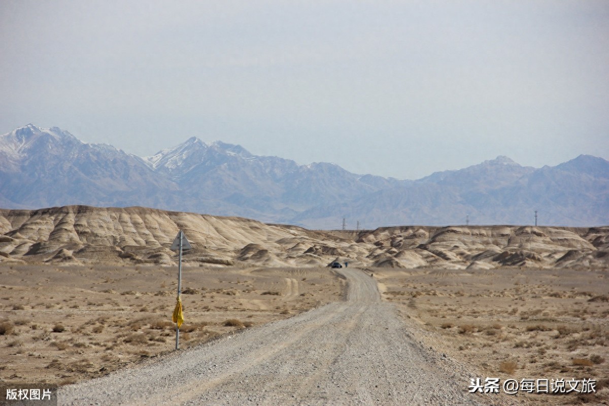前往外星人遗址，德令哈公路沿途荒凉如外星