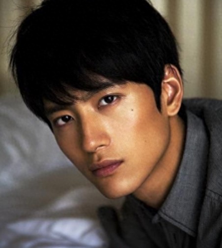 认真努力！出道十几年的张峻宁仍有八块腹肌，你们喜欢吗？