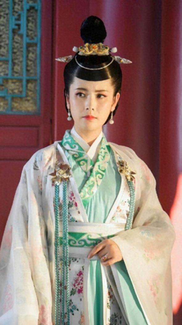 杨明娜：出道20年难火，却收获美满家庭，美丽动人的女神