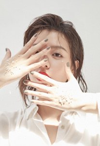 ​宋芸桦气质写真照片