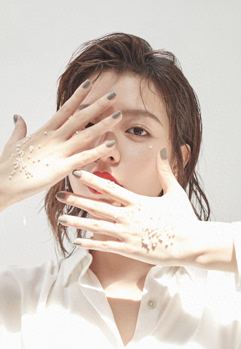 宋芸桦气质写真照片