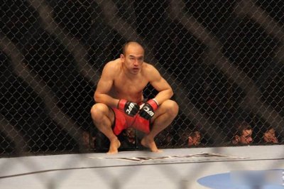 ​中国UFC第一人“草原狼”张铁泉，也是李景亮的师傅