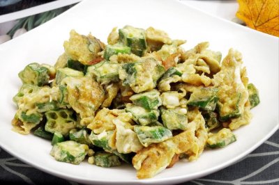 ​炒秋葵，要不要先焯水？许多人搞错了，难怪营养流失，吃起来苦涩