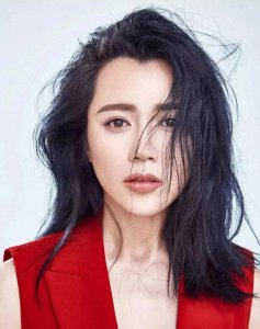 ​王艺禅：才貌双全，艺海扬帆