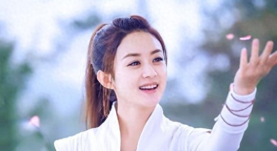 赵丽颖生娃复出，一线地位无人能动摇，网友：终于回来了