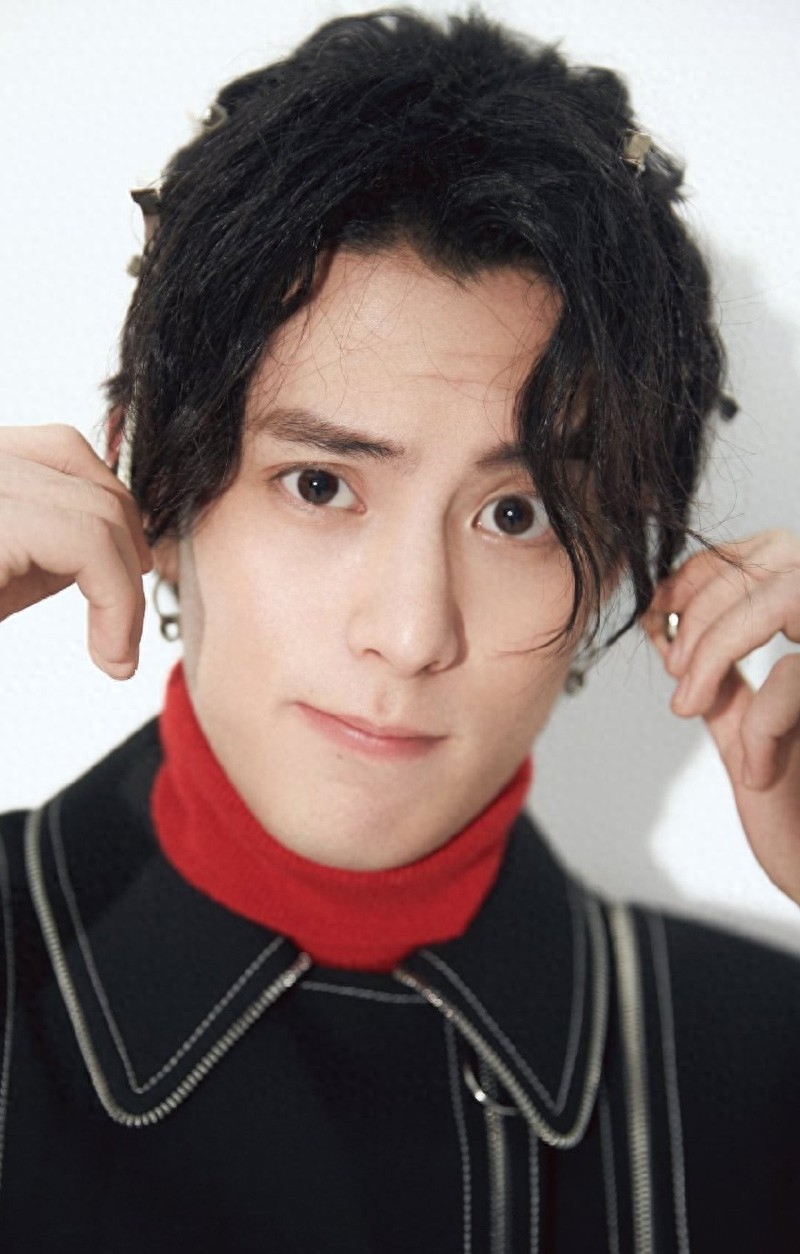 王鹤棣 帅气撩人时尚图片