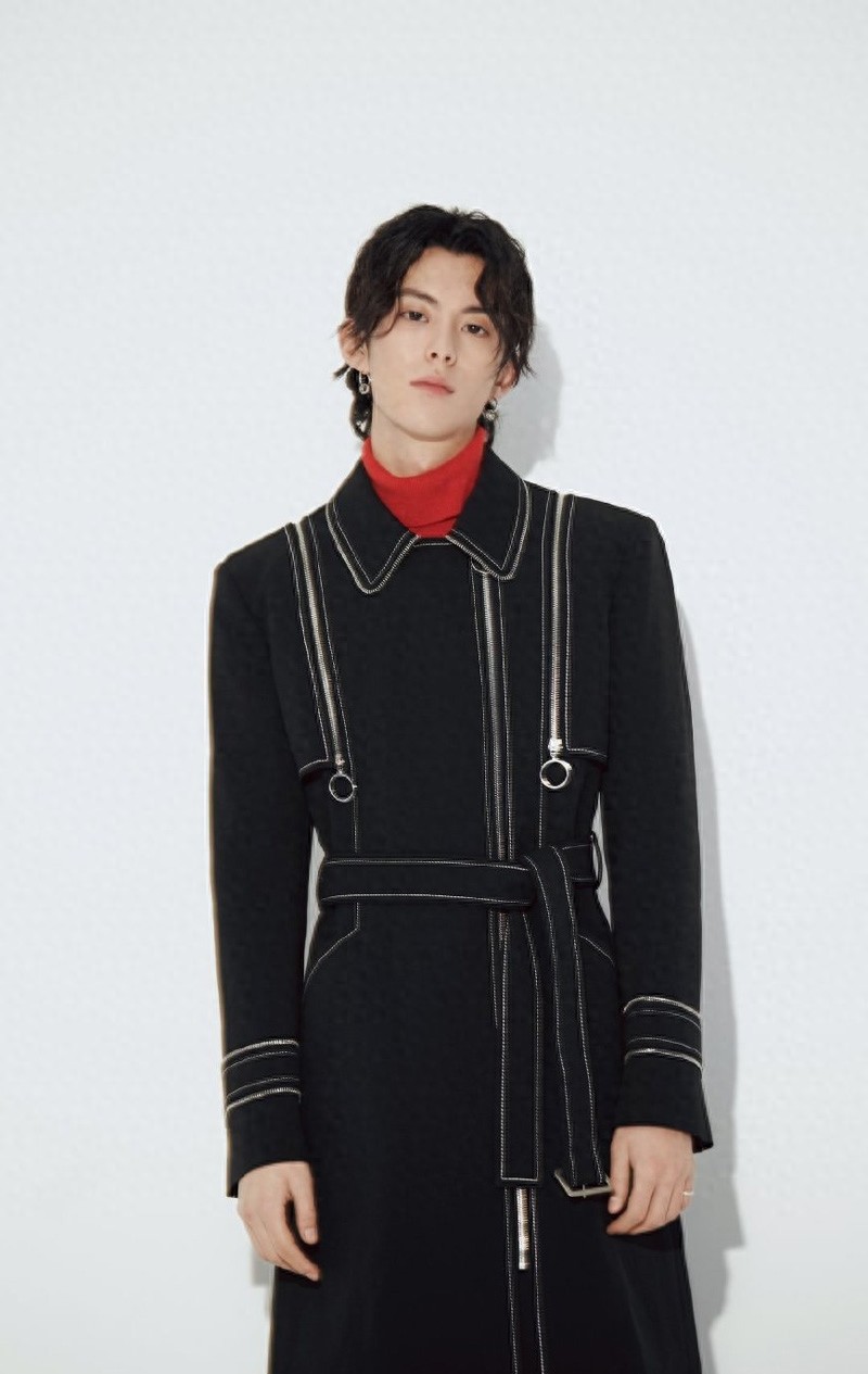 王鹤棣 帅气撩人时尚图片